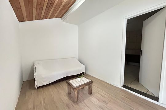 Sala de casa para alugar com 2 quartos, 150m² em Campeche Central, Florianópolis
