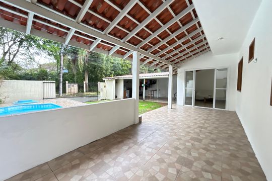 Varanda de casa para alugar com 2 quartos, 150m² em Campeche Central, Florianópolis
