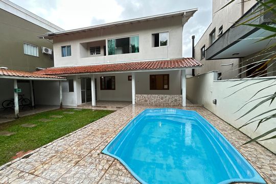 Área comum - Piscina de casa para alugar com 2 quartos, 150m² em Campeche Central, Florianópolis
