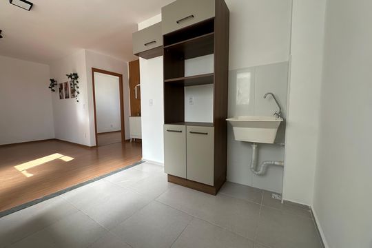 Cozinha de apartamento para alugar com 2 quartos, 43m² em Forquilhas, São José