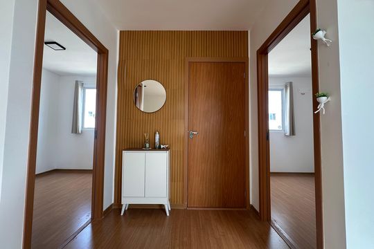 Corredor de apartamento para alugar com 2 quartos, 43m² em Forquilhas, São José