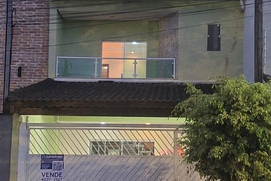 Fachada de casa à venda com 4 quartos, 210m² em Parque Flamengo, Guarulhos