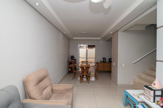 Sala de casa de condomínio à venda com 3 quartos, 93m² em Villa Flora Hortolandia, Hortolândia