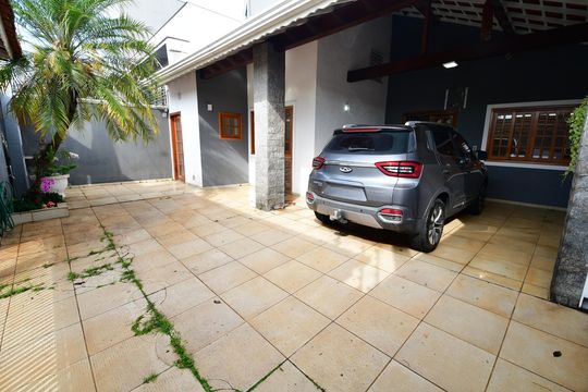 Garagem de casa à venda com 3 quartos, 190m² em Nova Campinas, Campinas