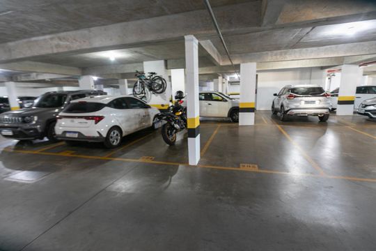 GARAGEM de apartamento para alugar com 3 quartos, 140m² em Parque das Flores, Campinas