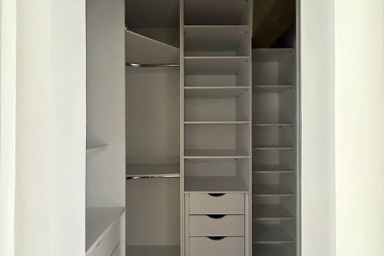 Closet de apartamento para alugar com 3 quartos, 90m² em Pinheiros, São Paulo