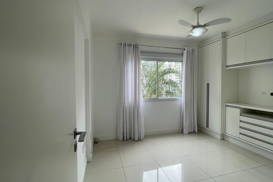 Quarto 2 de apartamento para alugar com 4 quartos, 134m² em Campinas, São José
