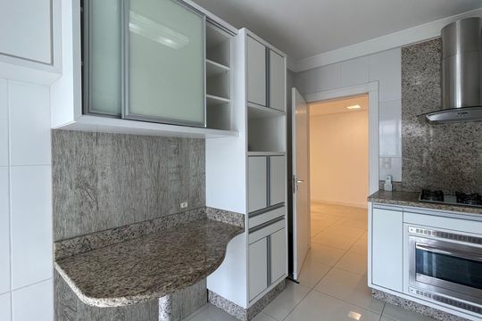 Cozinha de apartamento para alugar com 4 quartos, 134m² em Campinas, São José