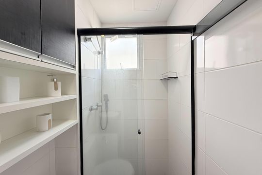 Banheiro de apartamento para alugar com 2 quartos, 50m² em Vila Ipojuca, São Paulo
