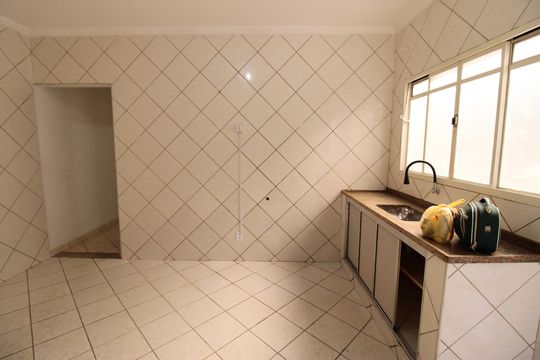 Cozinha de casa para alugar com 2 quartos, 130m² em Wanel Ville, Sorocaba