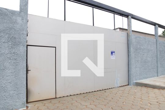 Fachada de casa para alugar com 3 quartos, 150m² em Capuava, Goiânia