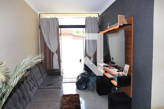 Sala de casa para alugar com 3 quartos, 150m² em Capuava, Goiânia