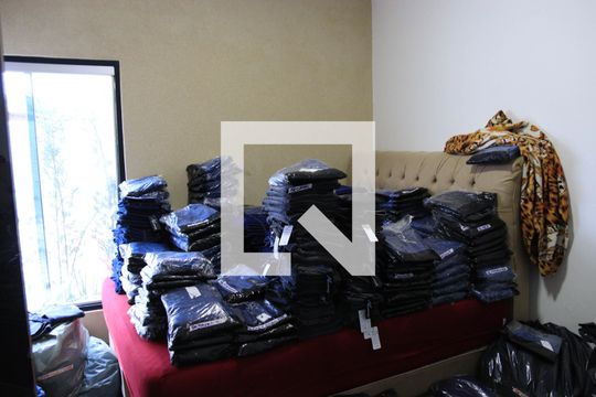 Quarto 01 de casa à venda com 3 quartos, 250m² em Capuava, Goiânia