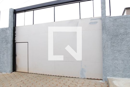 Fachada de casa para alugar com 3 quartos, 90m² em Capuava, Goiânia