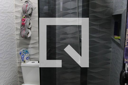 Banheiro da Suíte de casa para alugar com 3 quartos, 90m² em Capuava, Goiânia