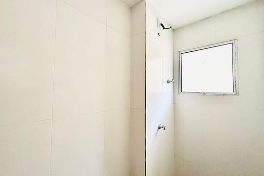 Banheiro de apartamento à venda com 2 quartos, 54m² em Penha de França, São Paulo