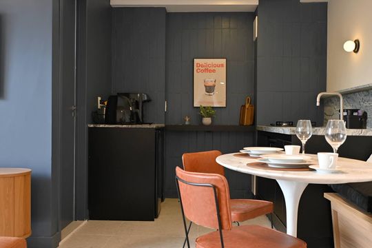 Cozinha de apartamento para alugar com 1 quarto, 27m² em Moema, São Paulo