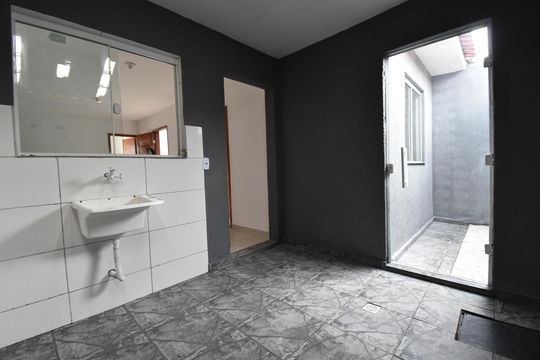 Área de serviço de casa de condomínio para alugar com 2 quartos, 41m² em Campo de Santana, Curitiba