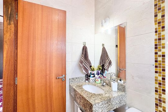 Banheiro da Suíte 2 de casa de condomínio à venda com 2 quartos, 118m² em Vila Palmeiras, São Paulo