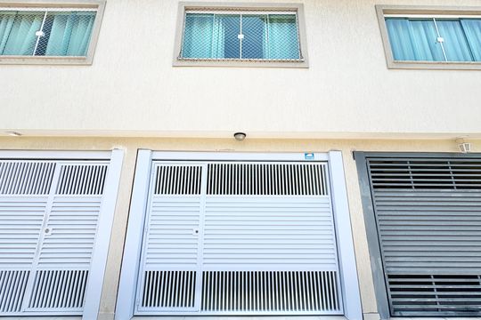 Fachada de casa de condomínio à venda com 2 quartos, 118m² em Vila Palmeiras, São Paulo