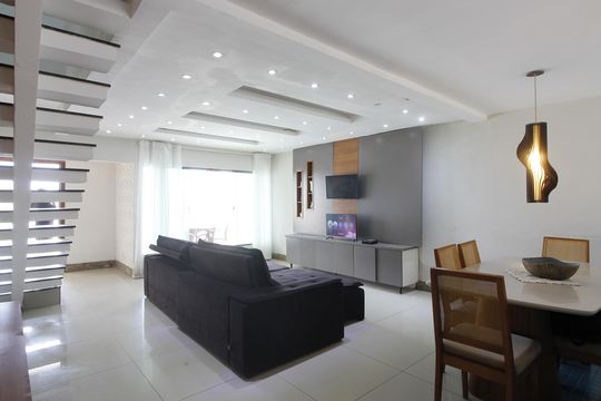 Sala de casa de condomínio para alugar com 3 quartos, 120m² em Foguete, Cabo Frio