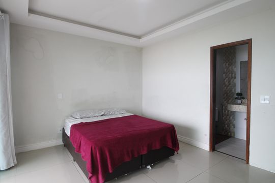 Quarto Suíte 1 de casa de condomínio para alugar com 3 quartos, 120m² em Foguete, Cabo Frio