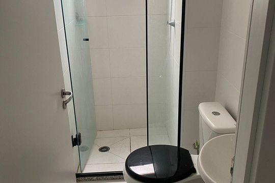 Banheiro de apartamento para alugar com 2 quartos, 48m² em Jardim Alvorada (Zona Oeste), São Paulo