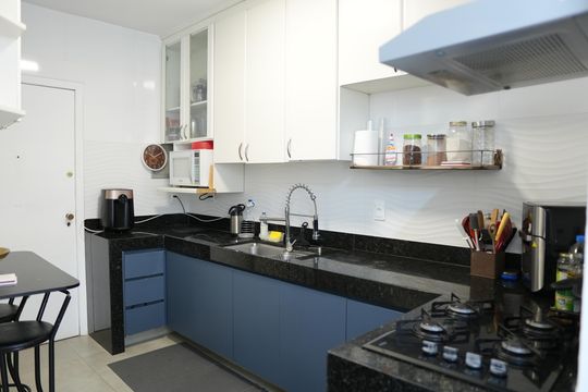 Cozinha de apartamento à venda com 4 quartos, 190m² em Buritis, Belo Horizonte
