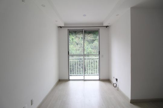 Sala de apartamento para alugar com 2 quartos, 45m² em Taquara, Rio de Janeiro