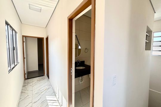 Corredor de casa para alugar com 3 quartos, 70m² em Vila Carmosina, São Paulo