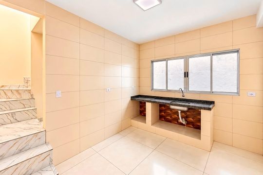 Cozinha de casa para alugar com 3 quartos, 70m² em Vila Carmosina, São Paulo