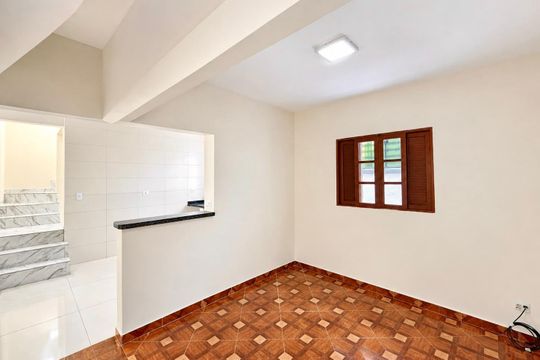 Casa para alugar com 3 quartos, 70m² em Vila Carmosina, São Paulo