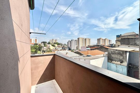 Varanda de casa para alugar com 3 quartos, 70m² em Vila Carmosina, São Paulo
