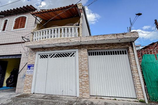 Fachada com Placa de casa para alugar com 3 quartos, 200m² em Vila Carrão, São Paulo
