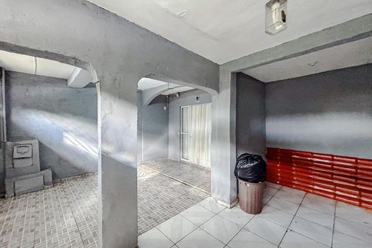 Garagem de casa para alugar com 3 quartos, 200m² em Vila Carrão, São Paulo