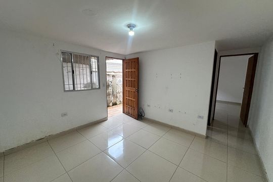 Sala de casa para alugar com 1 quarto, 50m² em Parque Sao Vicente, São Vicente