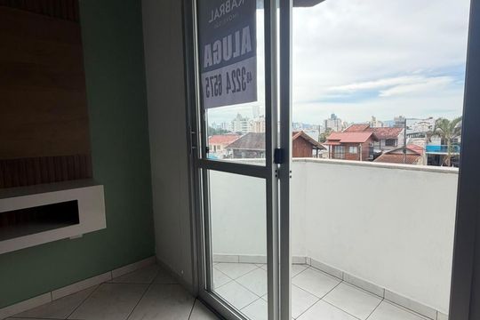 Sala de apartamento para alugar com 3 quartos, 72m² em Nossa Senhora do Rosario, São José