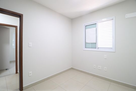 Quarto 1 de apartamento para alugar com 2 quartos, 73m² em Santa Mônica, Uberlândia