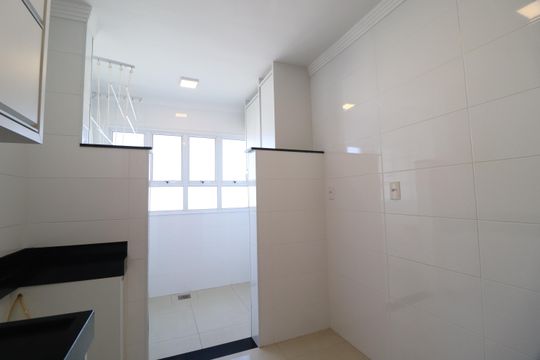 Cozinha de apartamento para alugar com 2 quartos, 73m² em Santa Mônica, Uberlândia