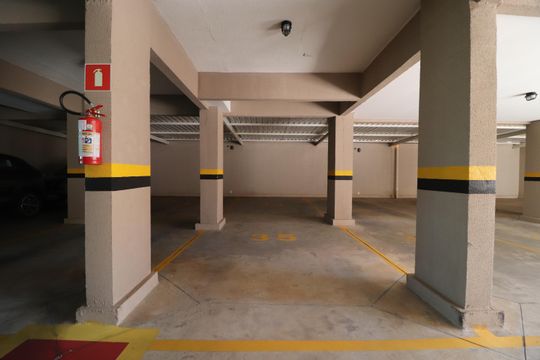 Garagens de apartamento para alugar com 2 quartos, 73m² em Santa Mônica, Uberlândia