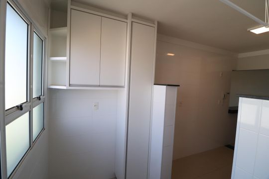 Área de Serviço de apartamento para alugar com 2 quartos, 73m² em Santa Mônica, Uberlândia
