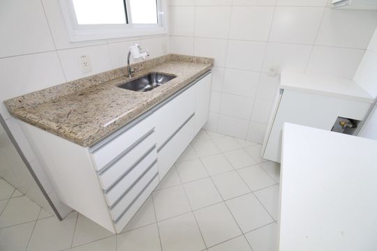 Cozinha de apartamento para alugar com 2 quartos, 78m² em Jardim Apolo Ii, São José dos Campos