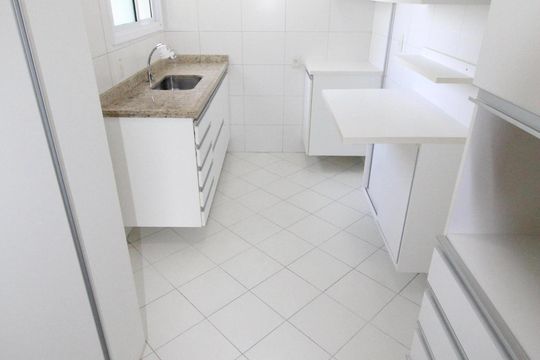 Cozinha de apartamento para alugar com 2 quartos, 78m² em Jardim Apolo Ii, São José dos Campos