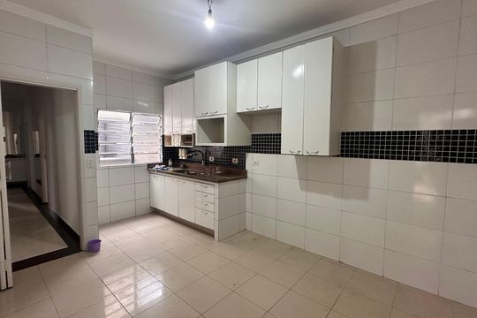 Casa para alugar com 3 quartos, 134m² em Jardim Thomaz, São Paulo
