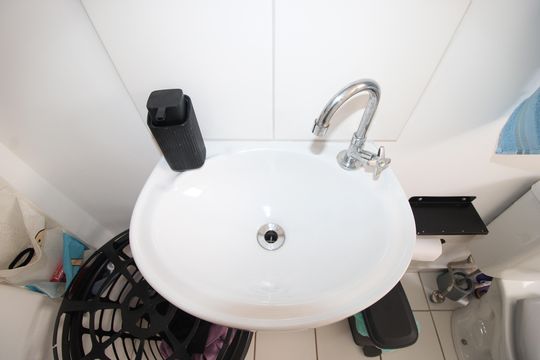 Banheiro de apartamento para alugar com 2 quartos, 44m² em Gleba do Pêssego, São Paulo