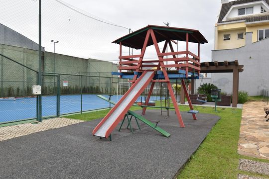 Área comum - Playground de casa de condomínio para alugar com 4 quartos, 220m² em Xaxim, Curitiba