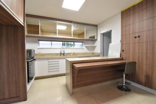 Cozinha de casa de condomínio para alugar com 4 quartos, 220m² em Xaxim, Curitiba