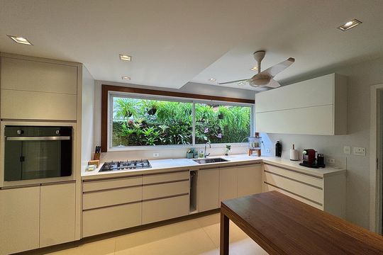 Cozinha e Área de Serviço de casa de condomínio à venda com 3 quartos, 250m² em Barra da Tijuca, Rio de Janeiro