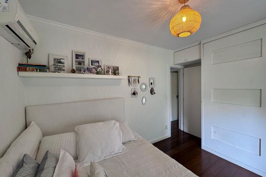 Quarto 1 de casa de condomínio à venda com 3 quartos, 250m² em Barra da Tijuca, Rio de Janeiro