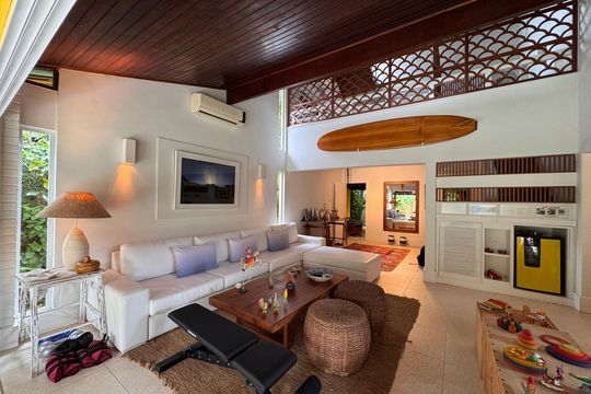 Sala de casa de condomínio à venda com 3 quartos, 250m² em Barra da Tijuca, Rio de Janeiro
